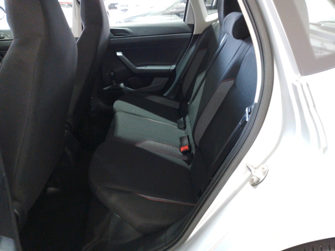 VW - Volkswagen-POLO-1.0 MPI TRACK MANUAL