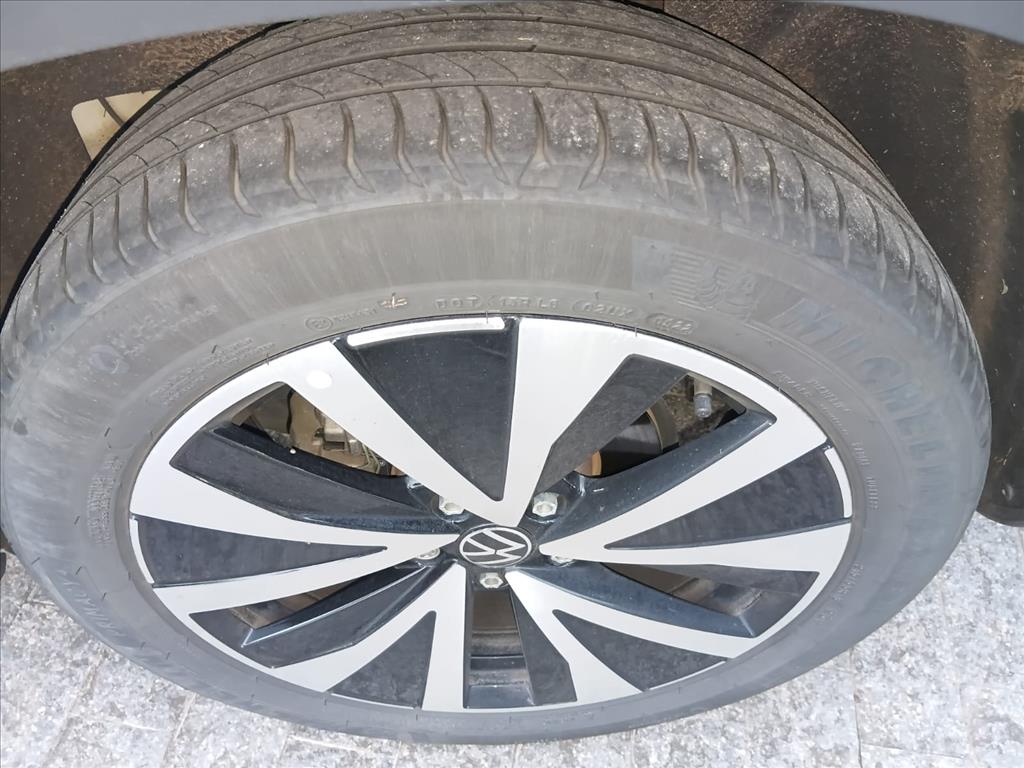 VW - Volkswagen-TAOS-1.4 250 TSI TOTAL FLEX HIGHLINE AUTOMÁTICO