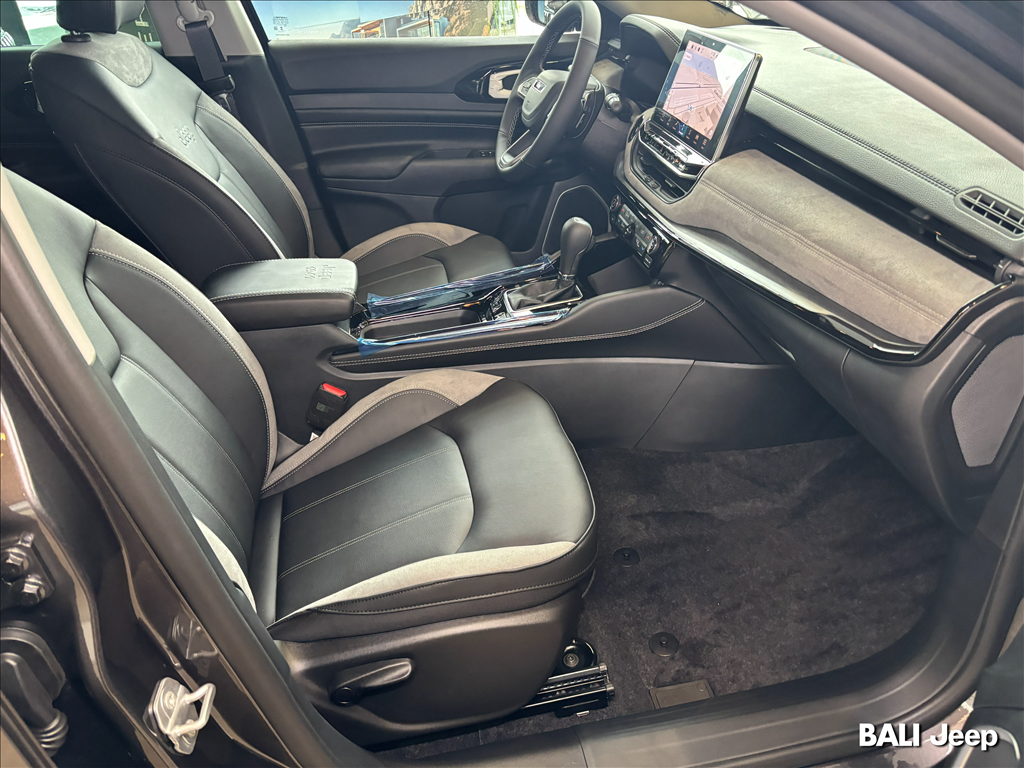 COMMANDER 1.3 T270 TURBO FLEX LIMITED AT69