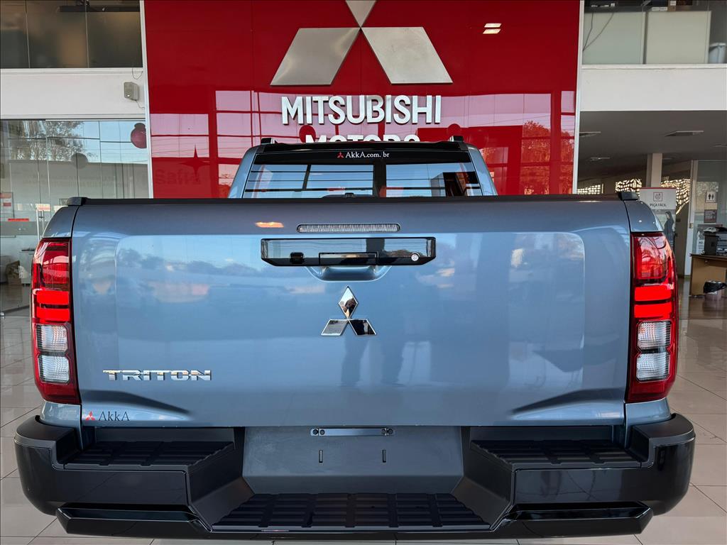 Mitsubishi-TRITON-2.4 BITURBO DIESEL CD TARMAC 4X2 AUTOMÁTICO