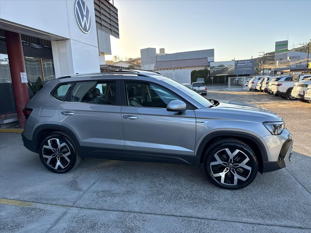 TAOS 1.4 250 TSI TOTAL FLEX HIGHLINE AUTOMÁTICO9
