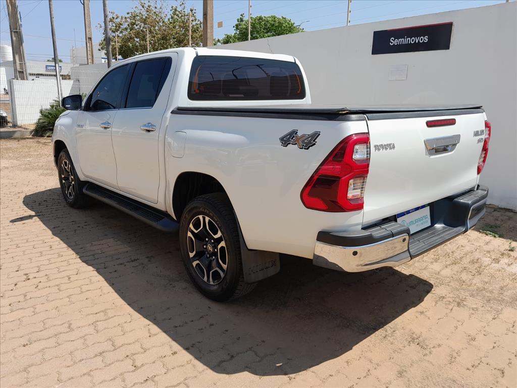 HILUX 2.8 D-4D TURBO DIESEL CD SRX 4X4 AUTOMÁTICO5