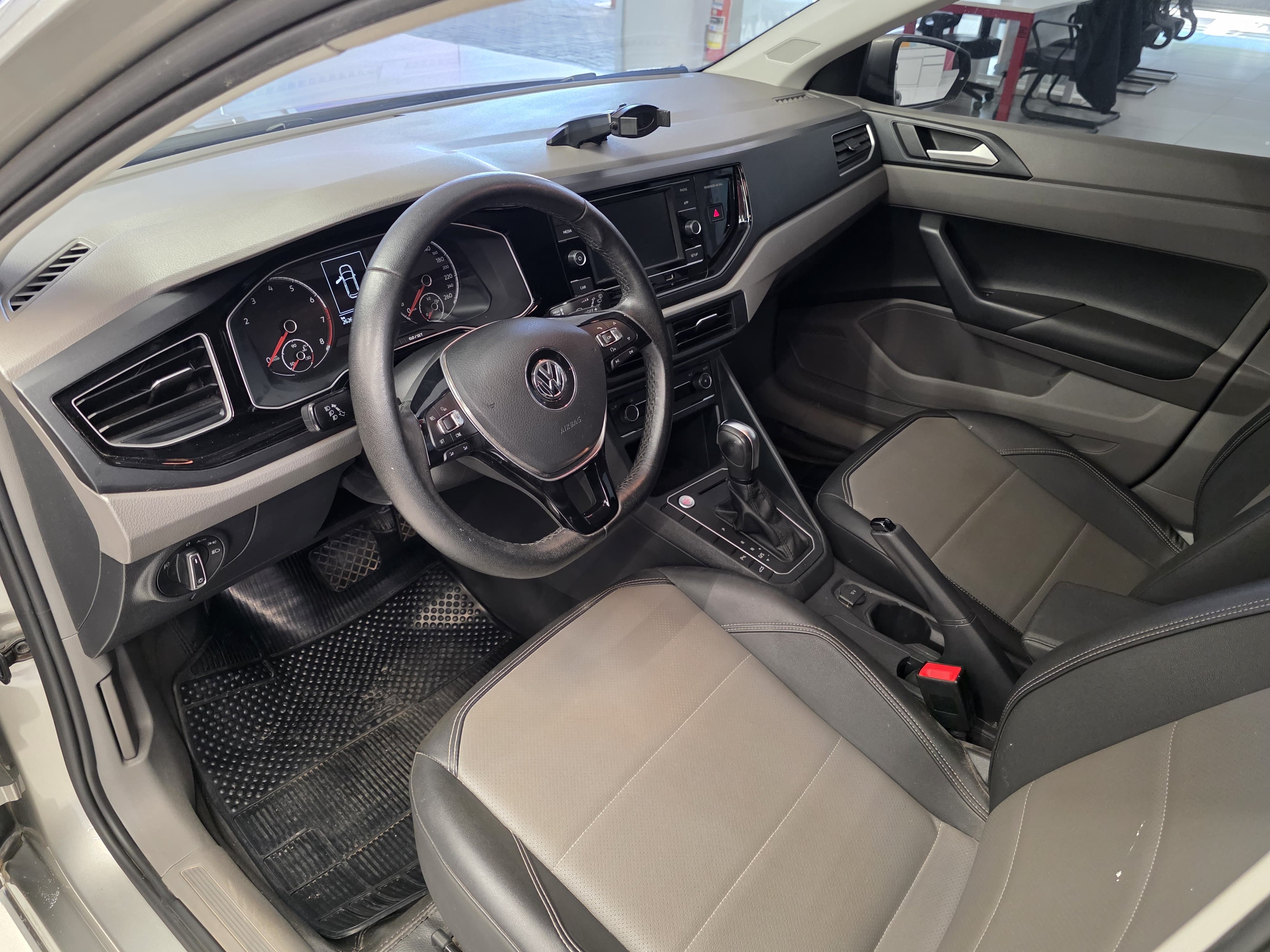 POLO 1.0 200 TSI COMFORTLINE AUTOMÁTICO6