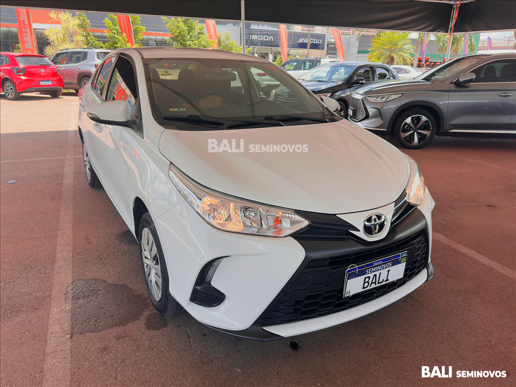 YARIS 1.5 16V FLEX SEDAN XL LIVE MULTIDRIVE0