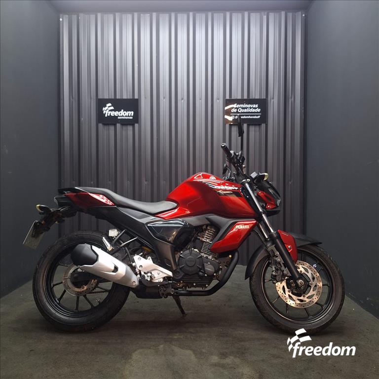 Moto YAMAHA do modelo FAZER FZ15 ABS 2022/2023