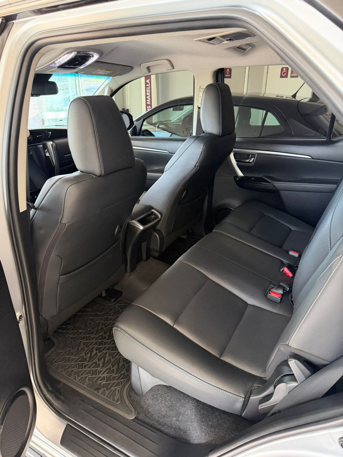 HILUX SW4 2.8 D-4D TURBO DIESEL SRX PLATINUM 7L 4X4 AUTOMÁTICO9