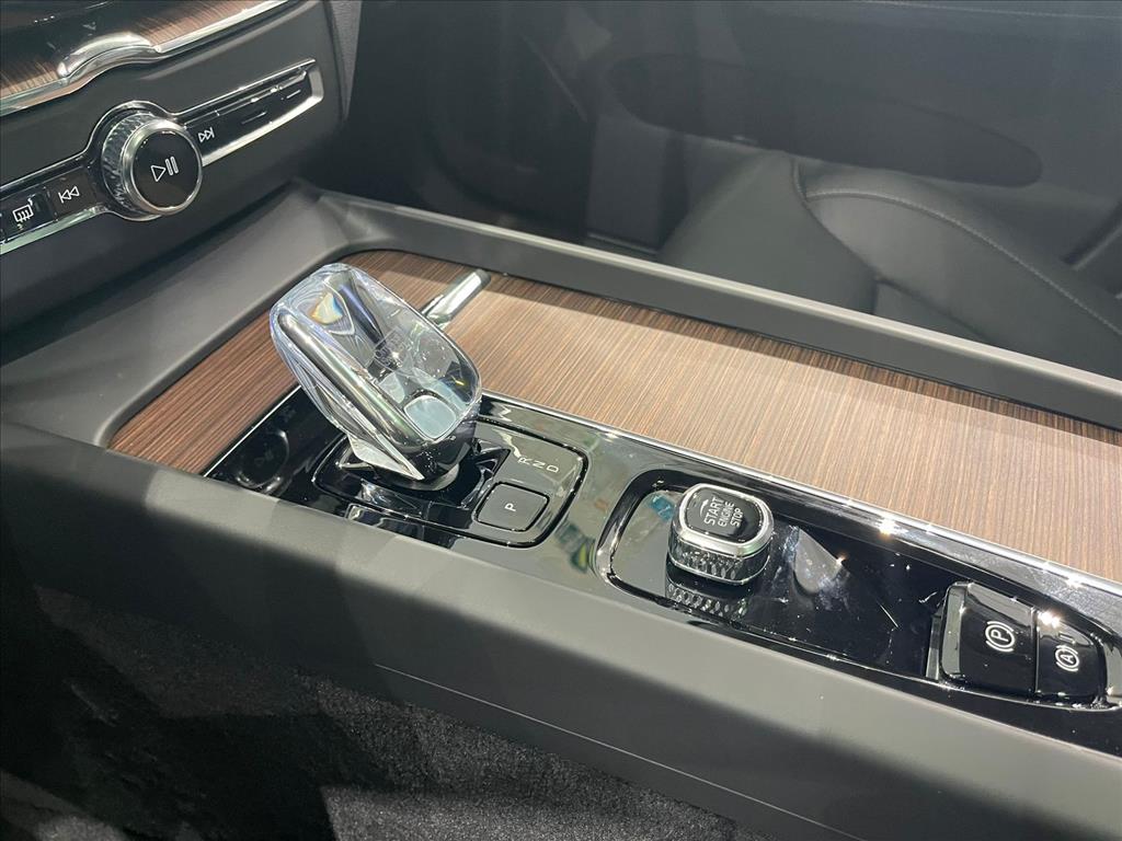 XC60 2.0 T8 RECHARGE ULTIMATE AWD GEARTRONIC2