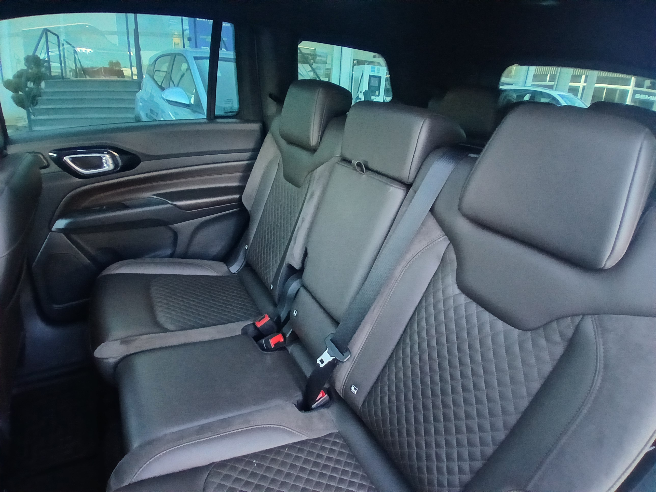 COMMANDER 1.3 T270 TURBO FLEX OVERLAND AT67