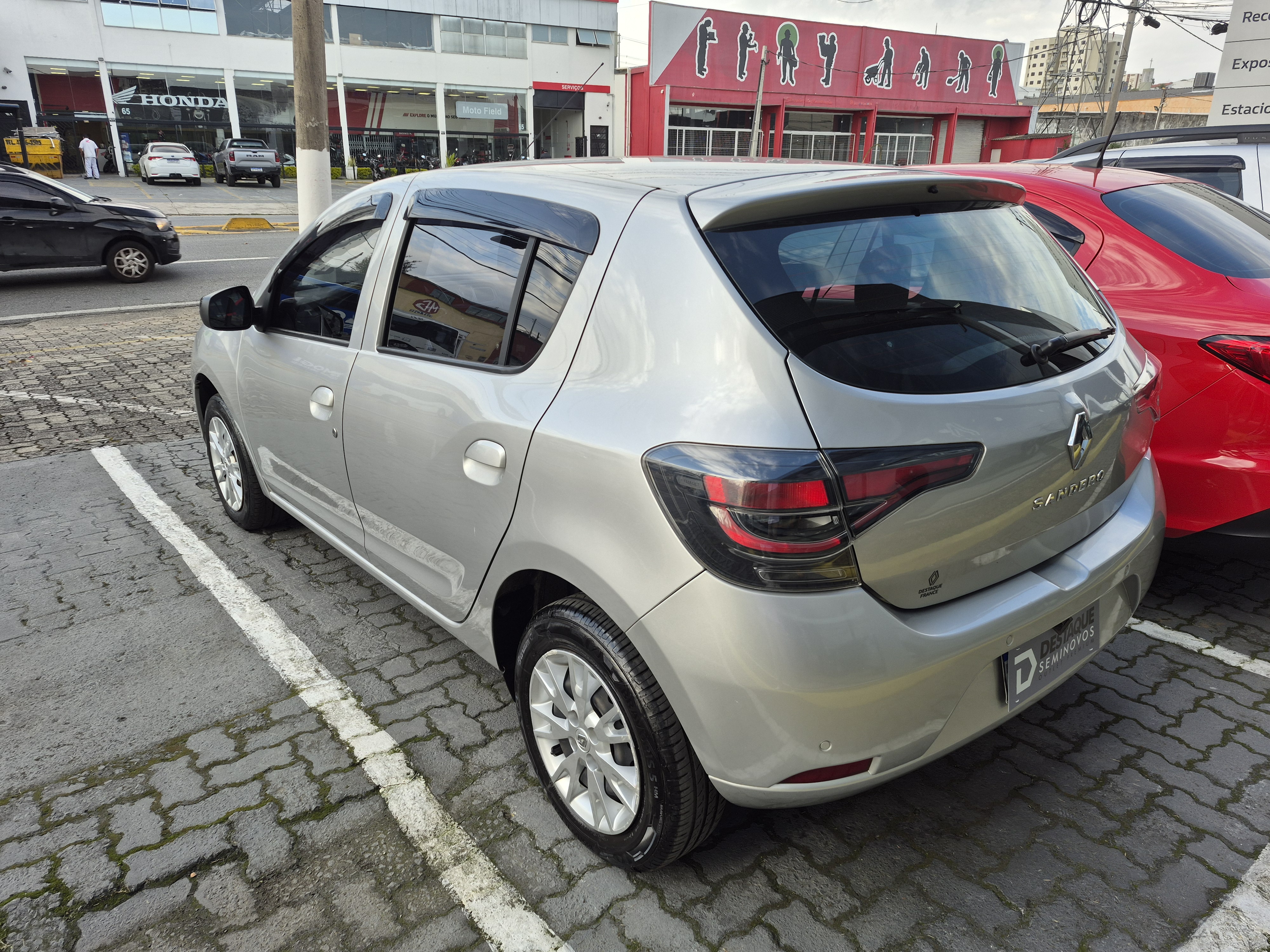 RENAULT SANDERO