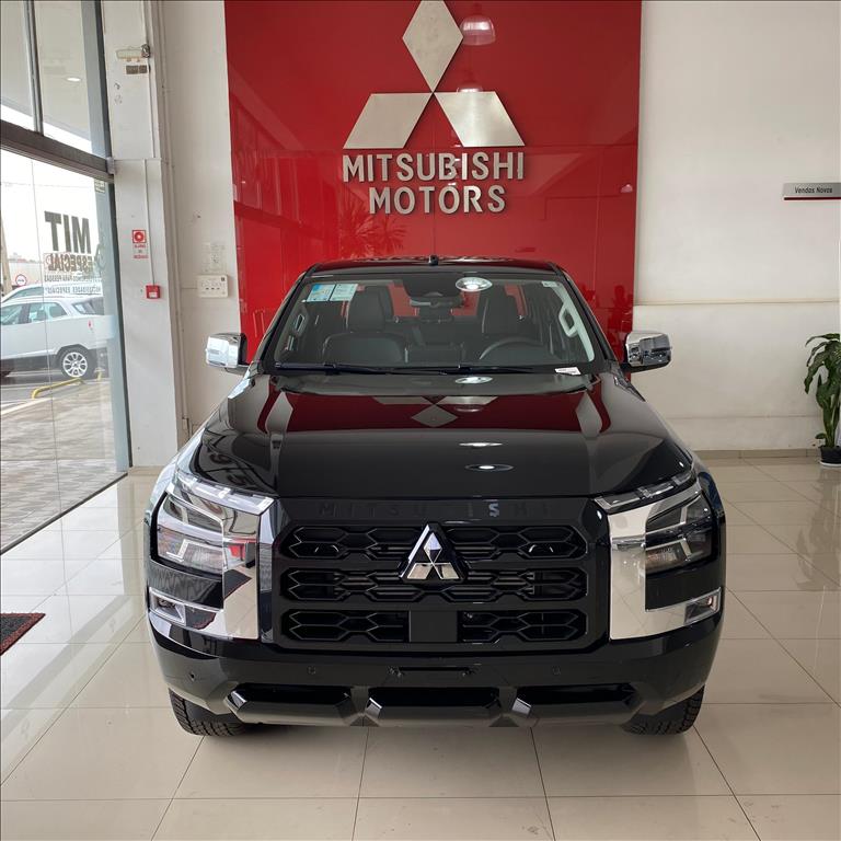 Mitsubishi-TRITON-2.4 BITURBO DIESEL CD HPE-S 4X4 AUTOMÁTICO