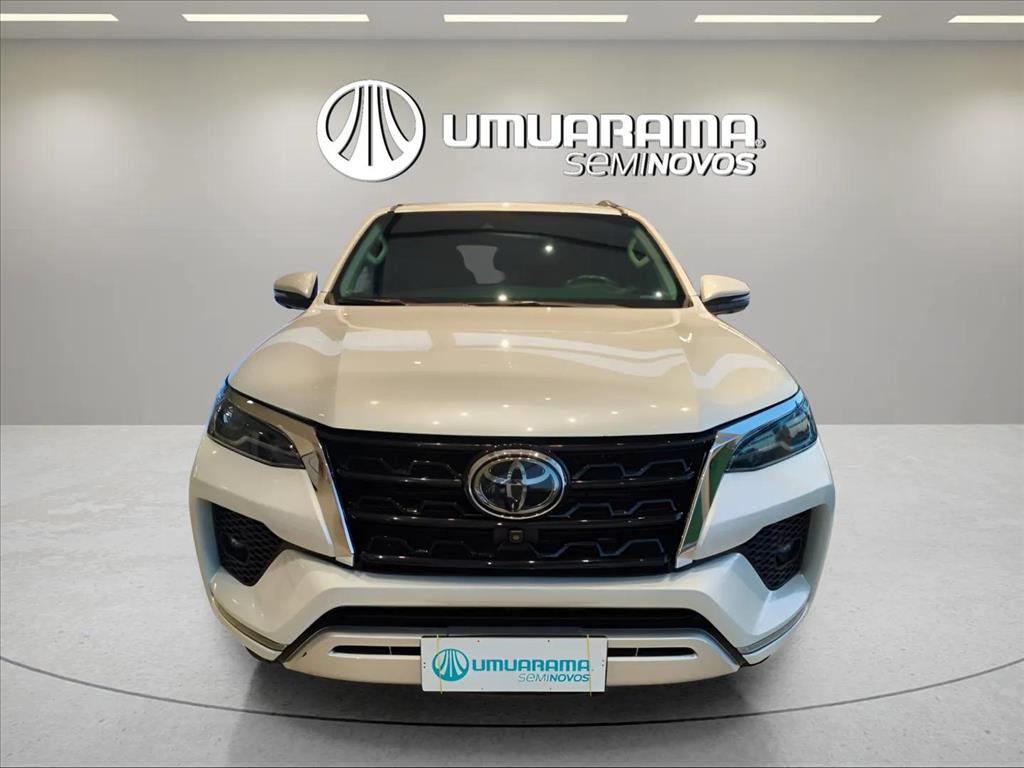 HILUX SW4 2.8 D-4D TURBO DIESEL SRX 7L 4X4 AUTOMÁTICO0