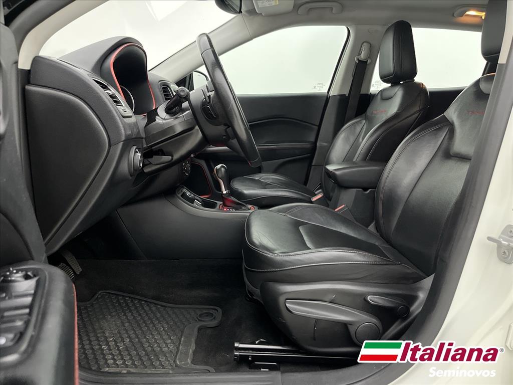 COMPASS 2.0 16V DIESEL TRAILHAWK 4X4 AUTOMÁTICO12