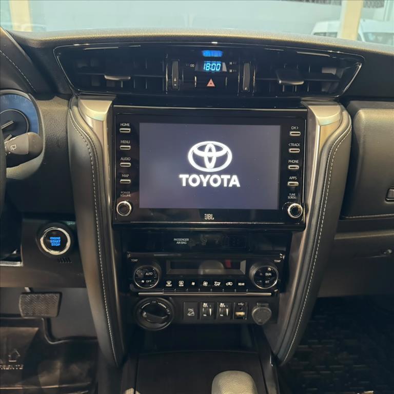 HILUX SW4 2.8 D-4D TURBO DIESEL SRX 7L 4X4 AUTOMÁTICO11