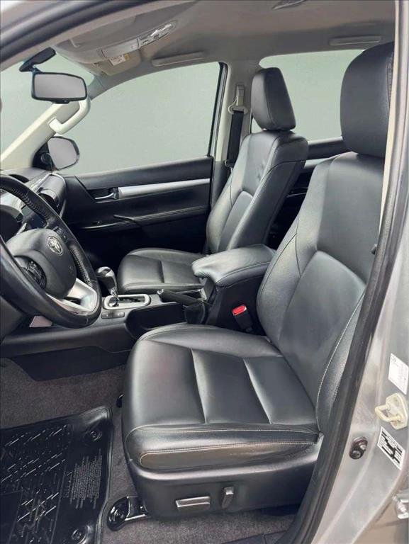 HILUX 2.8 D-4D TURBO DIESEL CD SRV 4X4 AUTOMÁTICO10
