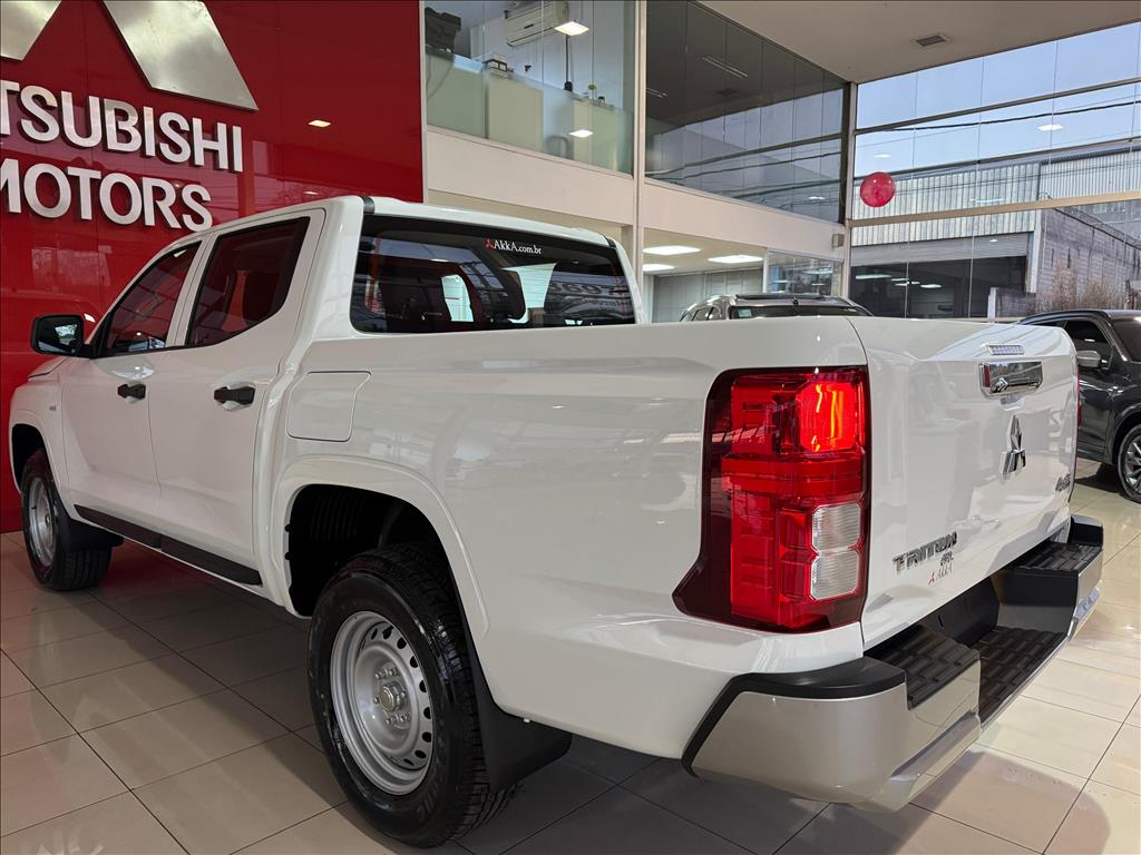 Mitsubishi-TRITON-2.4 BITURBO DIESEL CD GL 4X4 AUTOMÁTICO