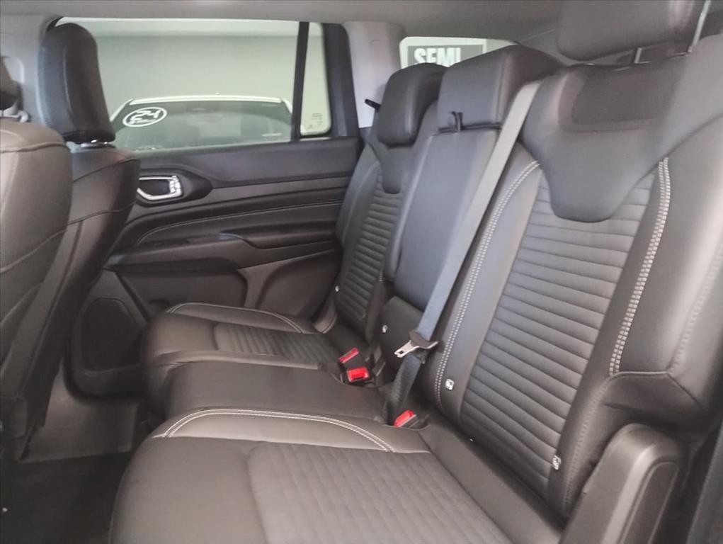 COMMANDER 1.3 T270 TURBO FLEX LONGITUDE AT68
