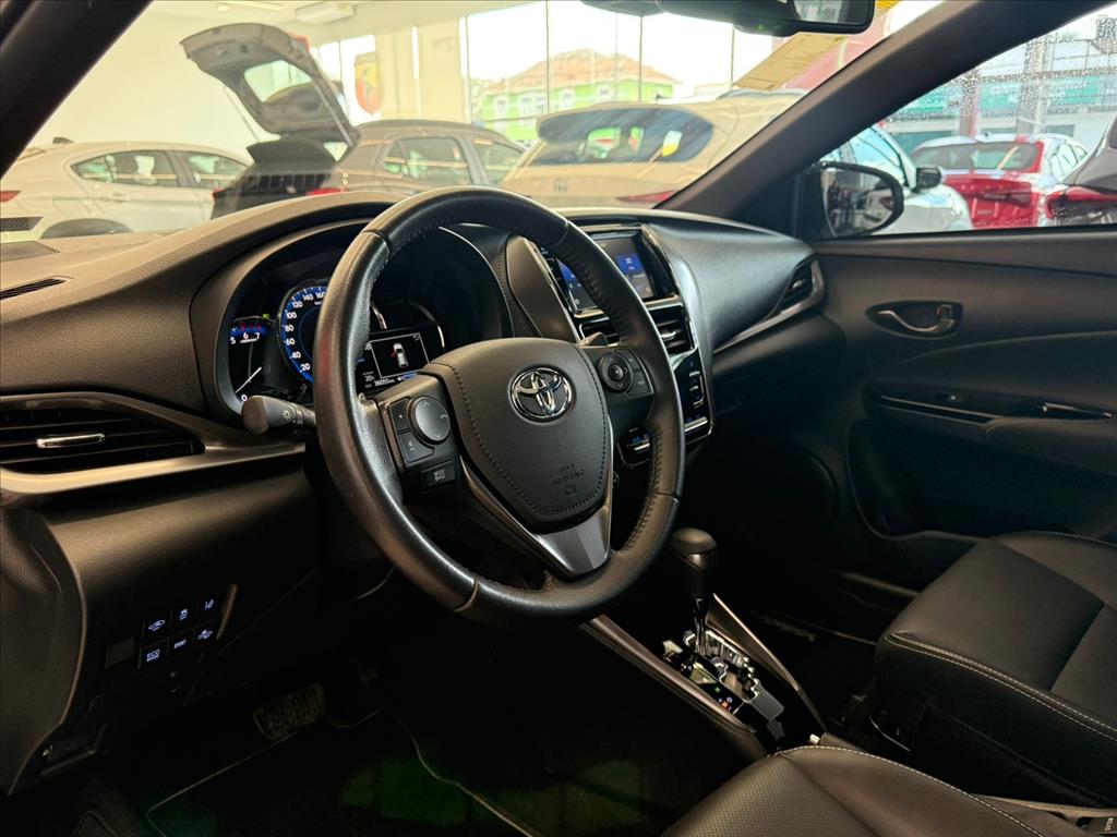 YARIS 1.5 16V FLEX XLS MULTIDRIVE YARIS 1.5 16V FLEX XLS MULTIDRIVE