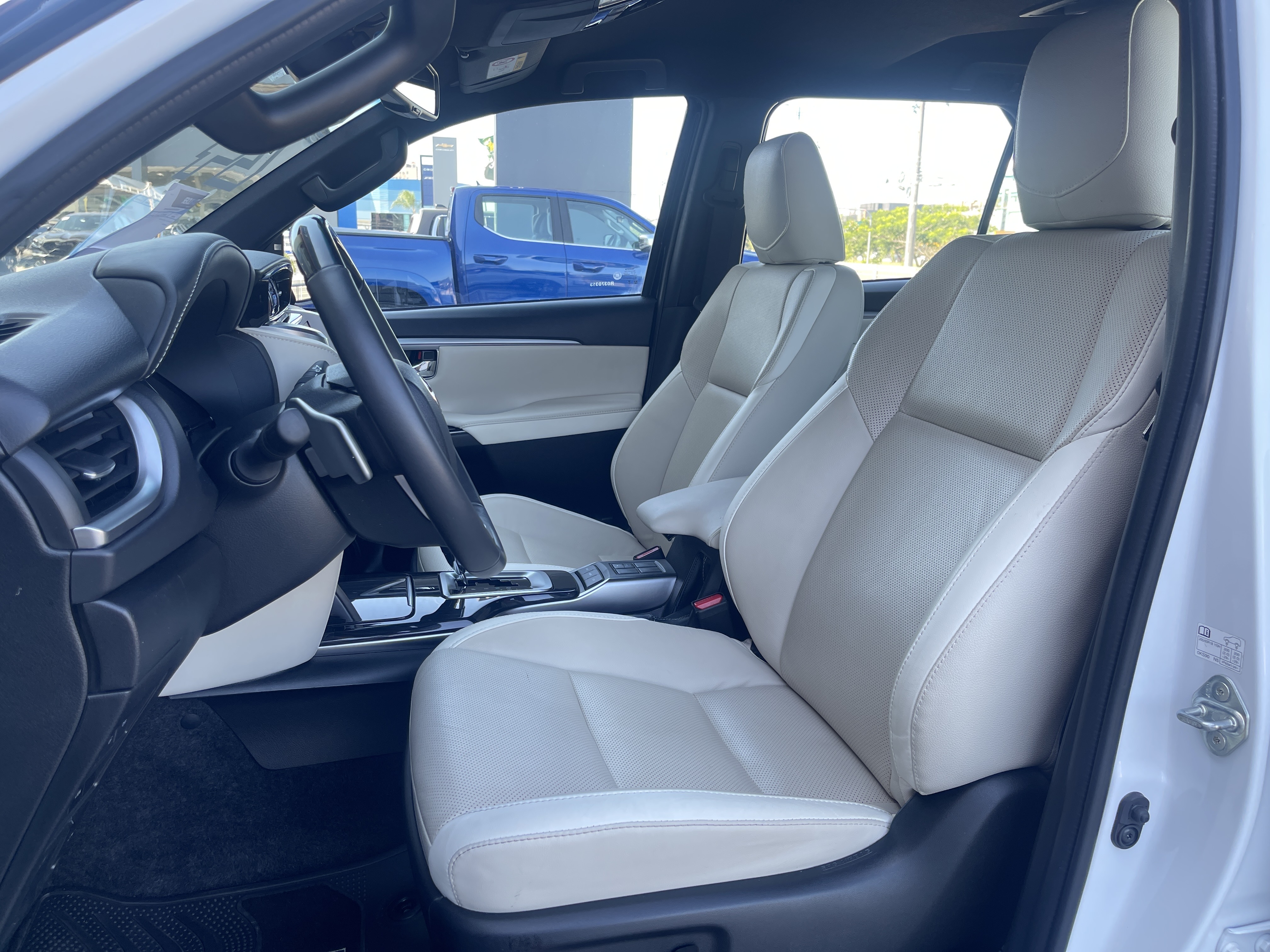 HILUX SW4 2.8 D-4D TURBO DIESEL DIAMOND 7L 4X4 AUTOMÁTICO7