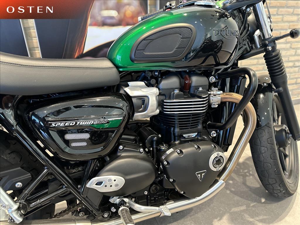 TRIUMPH-SPEED-TWIN 900