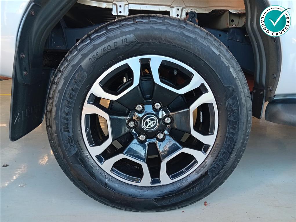 HILUX 2.8 D-4D TURBO DIESEL CD SRX 4X4 AUTOMÁTICO8