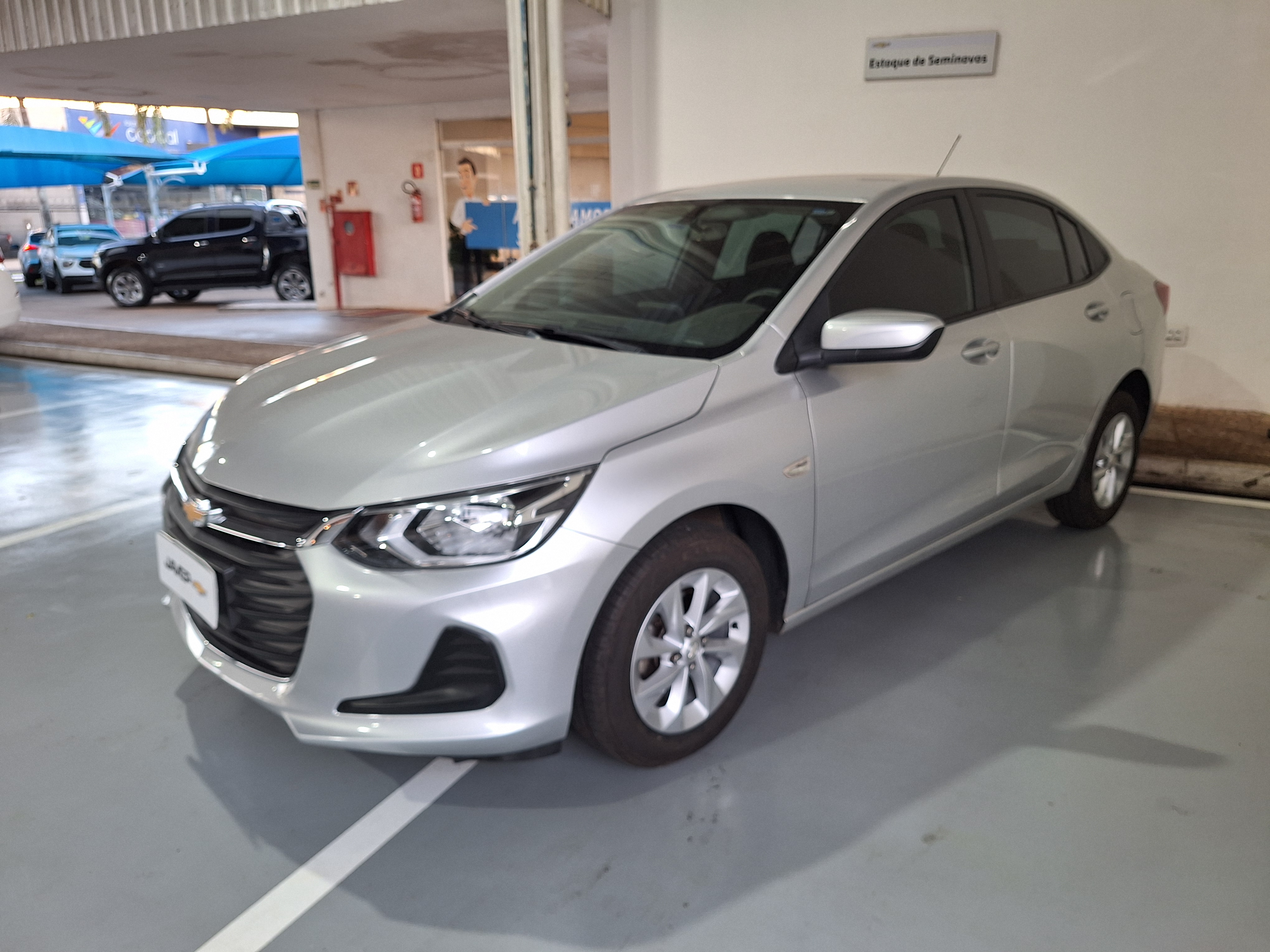 GM - Chevrolet-ONIX PLUS-1.0 FLEX LT MANUAL