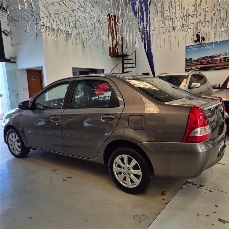 ETIOS 1.5 XLS SEDAN 16V FLEX 4P AUTOMÁTICO5