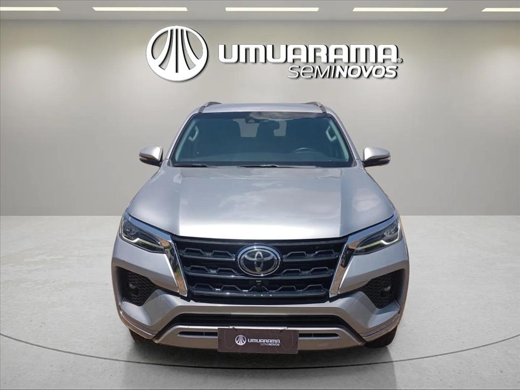 HILUX SW4 2.8 D-4D TURBO DIESEL SRX 7L 4X4 AUTOMÁTICO