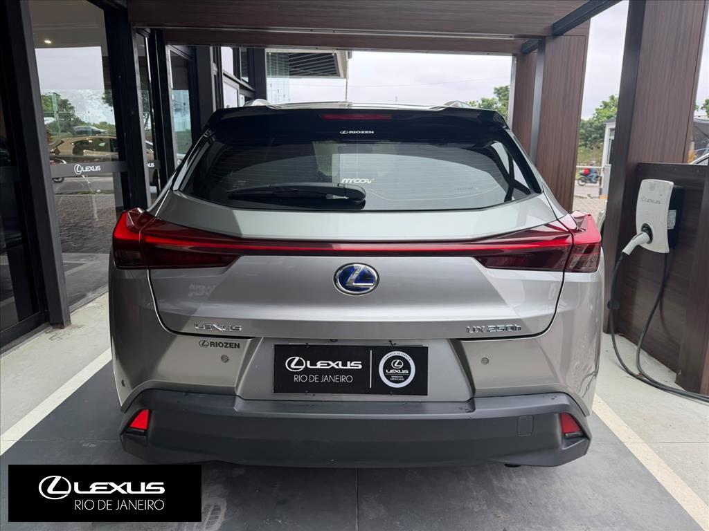 UX 250h 2.0 VVT-I HYBRID LUXURY CVT3