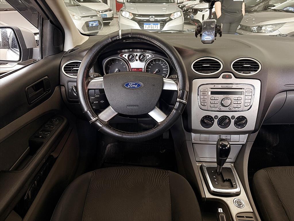 Ford Focus - 2.0 GLX SEDAN 16V FLEX 4P AUTOMÁTICO