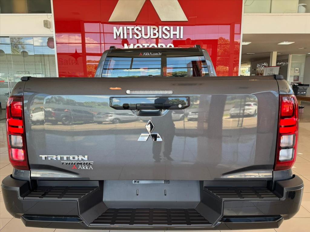 Mitsubishi-TRITON-2.4 BITURBO DIESEL CD TARMAC 4X2 AUTOMÁTICO
