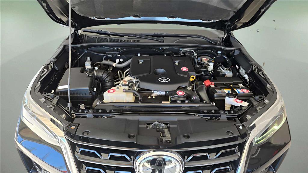 HILUX SW4 2.8 D-4D TURBO DIESEL SRX 7L 4X4 AUTOMÁTICO17