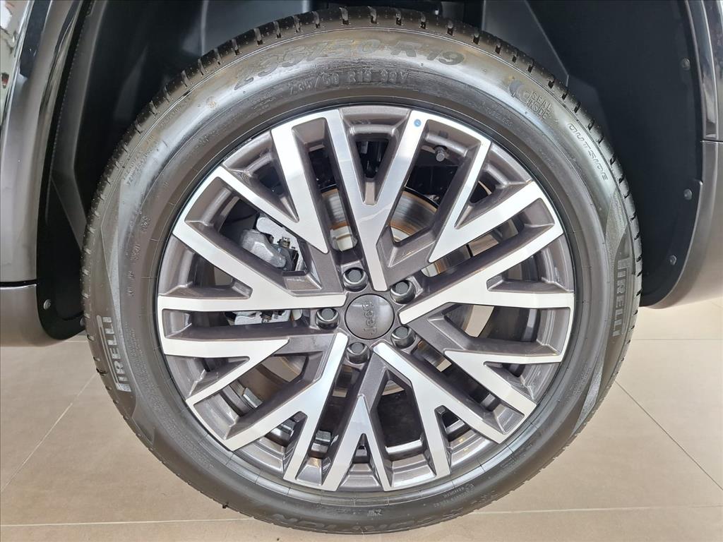 COMMANDER 1.3 T270 TURBO FLEX OVERLAND AT610