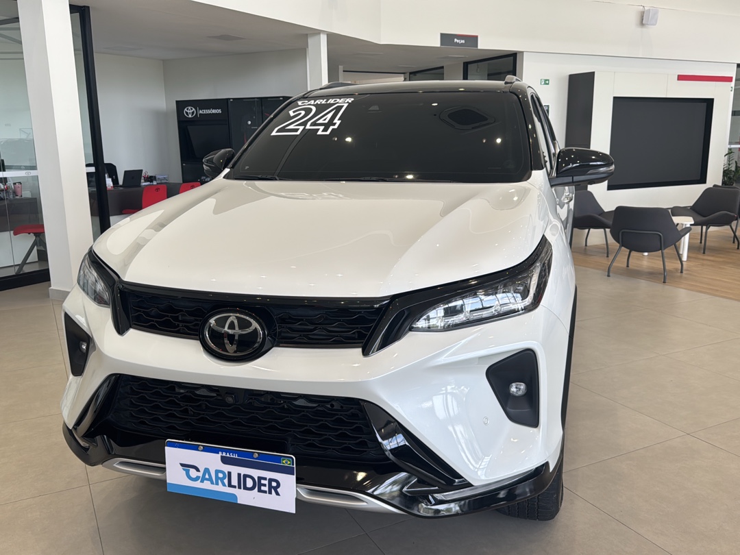 HILUX SW4 2.8 D-4D TURBO DIESEL DIAMOND 7L 4X4 AUTOMÁTICO