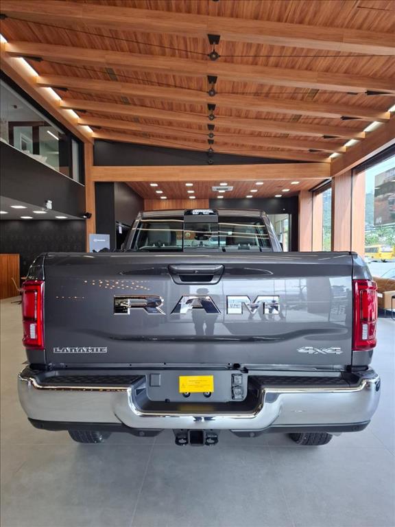 2500 6.7 I6 TURBO DIESEL LARAMIE CD 4X4 AUTOMÁTICO5