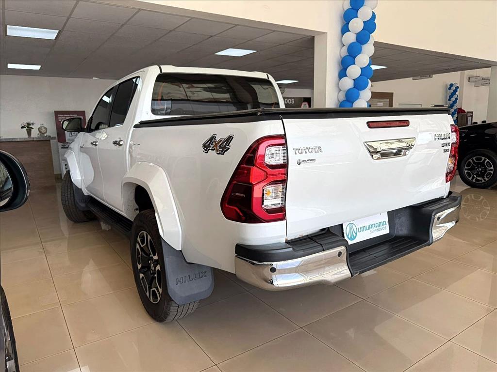 HILUX 2.8 D-4D TURBO DIESEL CD SRX 4X4 AUTOMÁTICO4