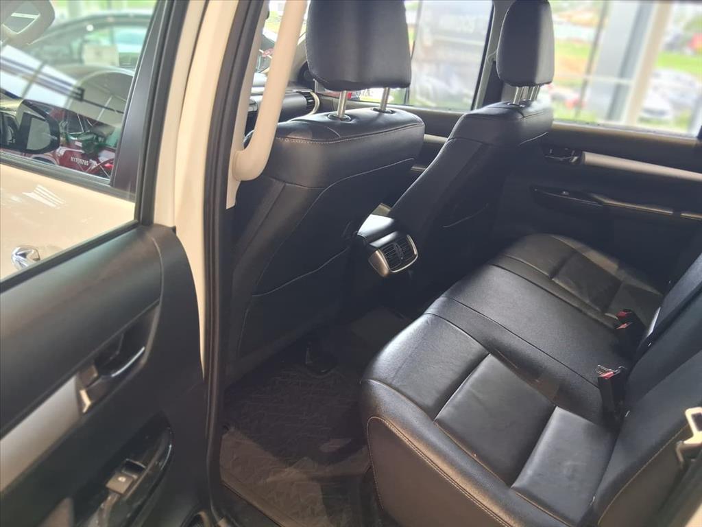 HILUX 2.8 D-4D TURBO DIESEL CD SRV 4X4 AUTOMÁTICO9