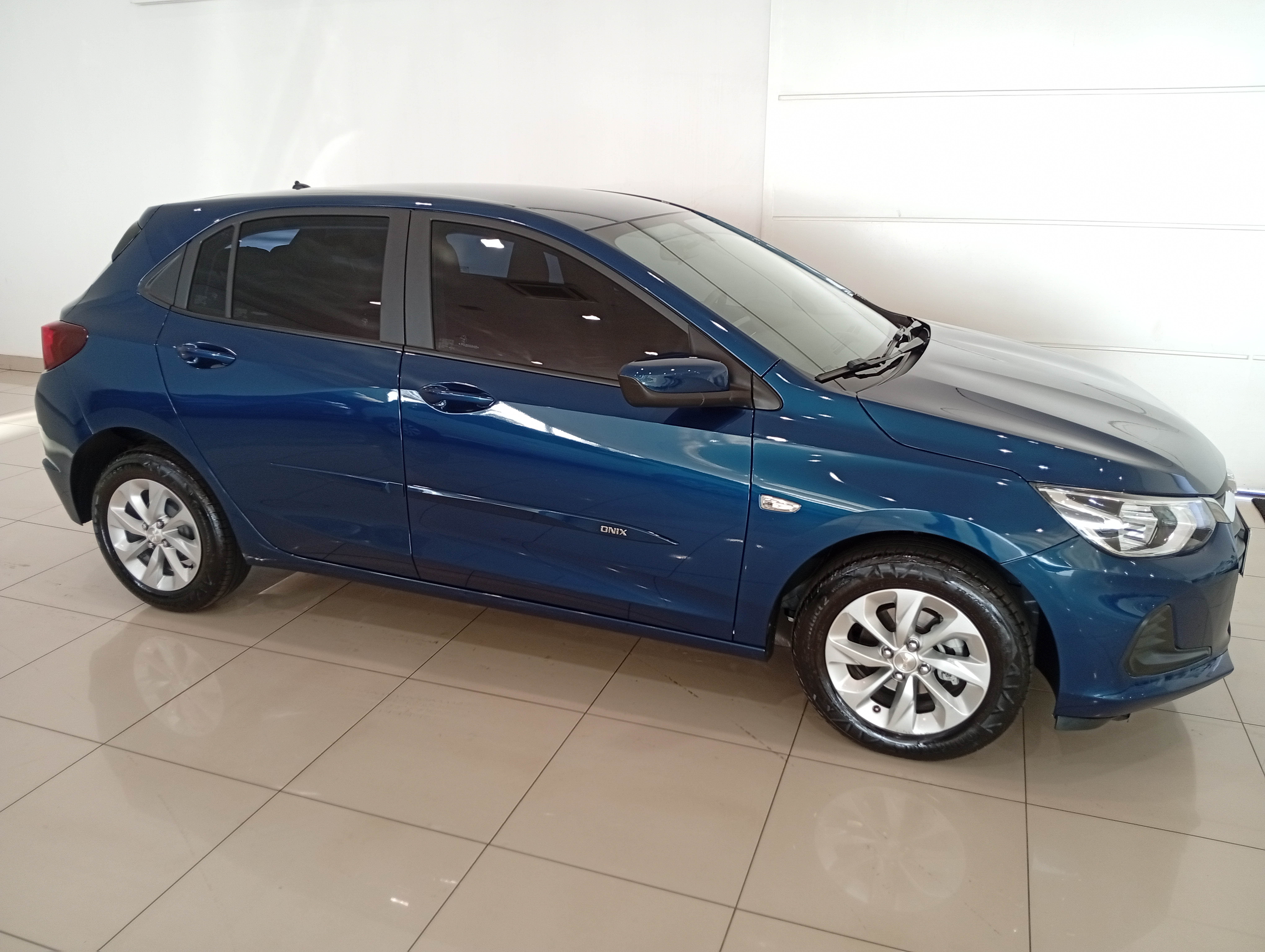 Chevrolet Onix 1.0 Flex LT Manual - foto 3
