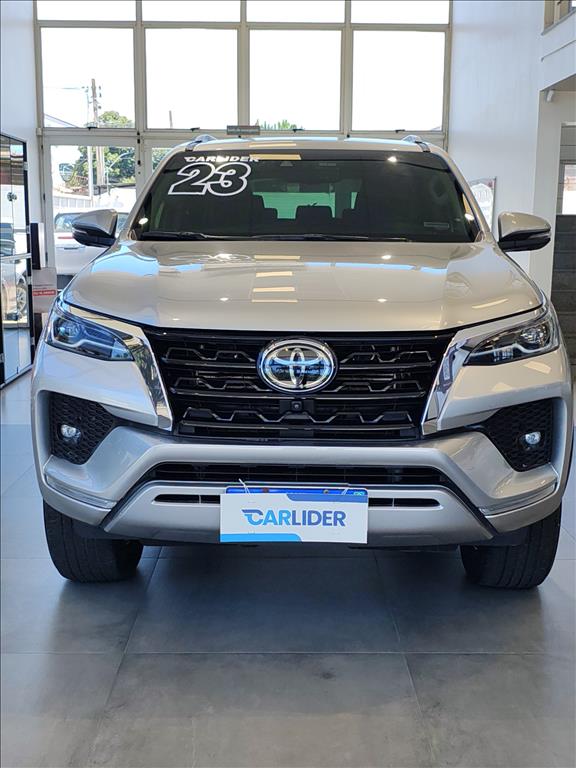 HILUX 2.8 D-4D TURBO DIESEL CD SRX 4X4 AUTOMÁTICO