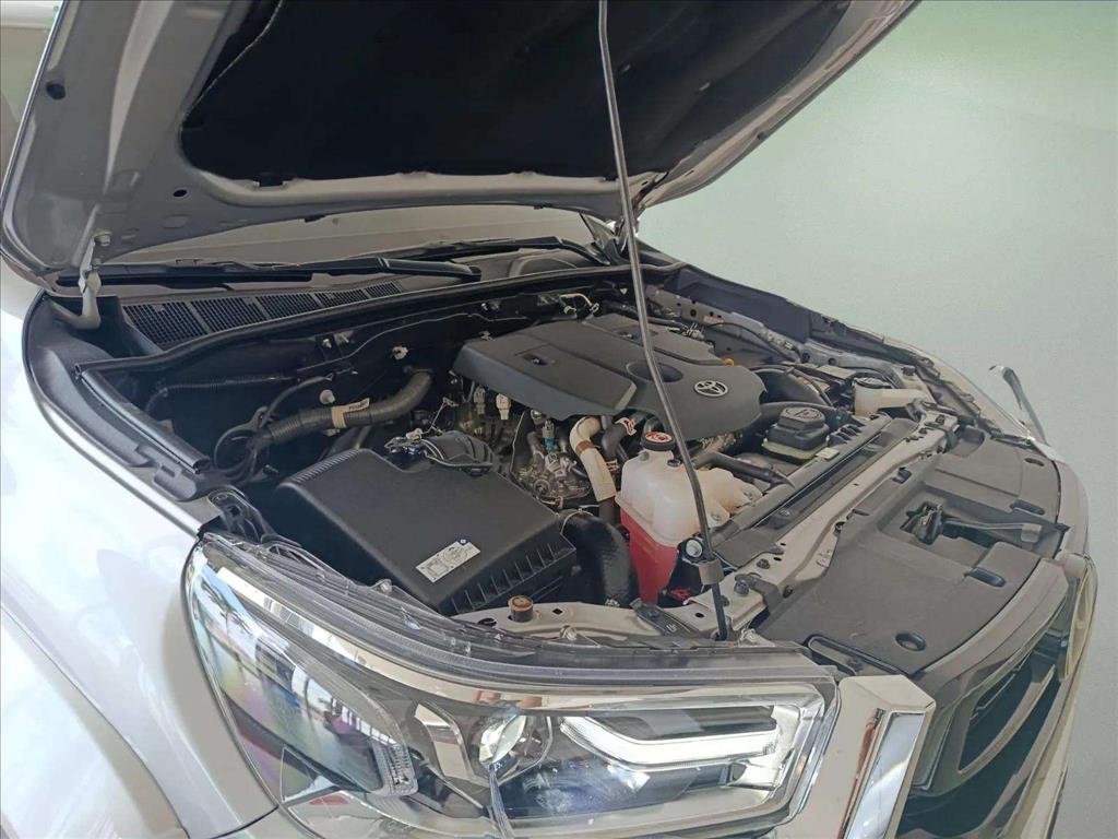 HILUX 2.8 D-4D TURBO DIESEL CD SRV 4X4 AUTOMÁTICO9