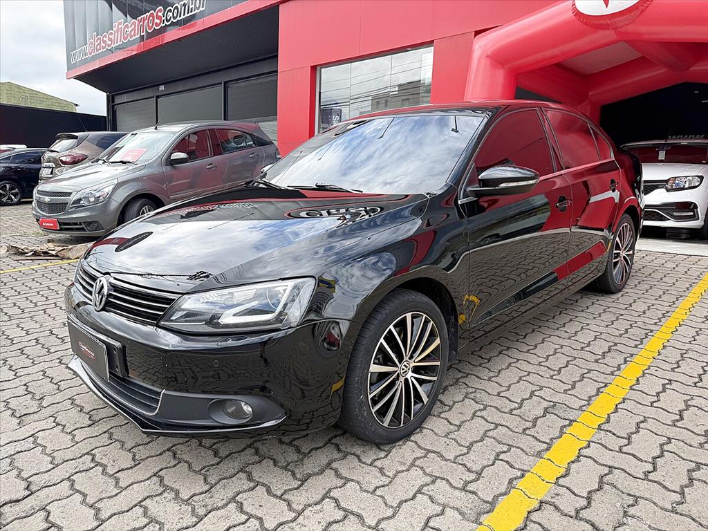 Volkswagen Jetta - 2.0 TSI HIGHLINE 200CV GASOLINA 4P TIPTRONIC
