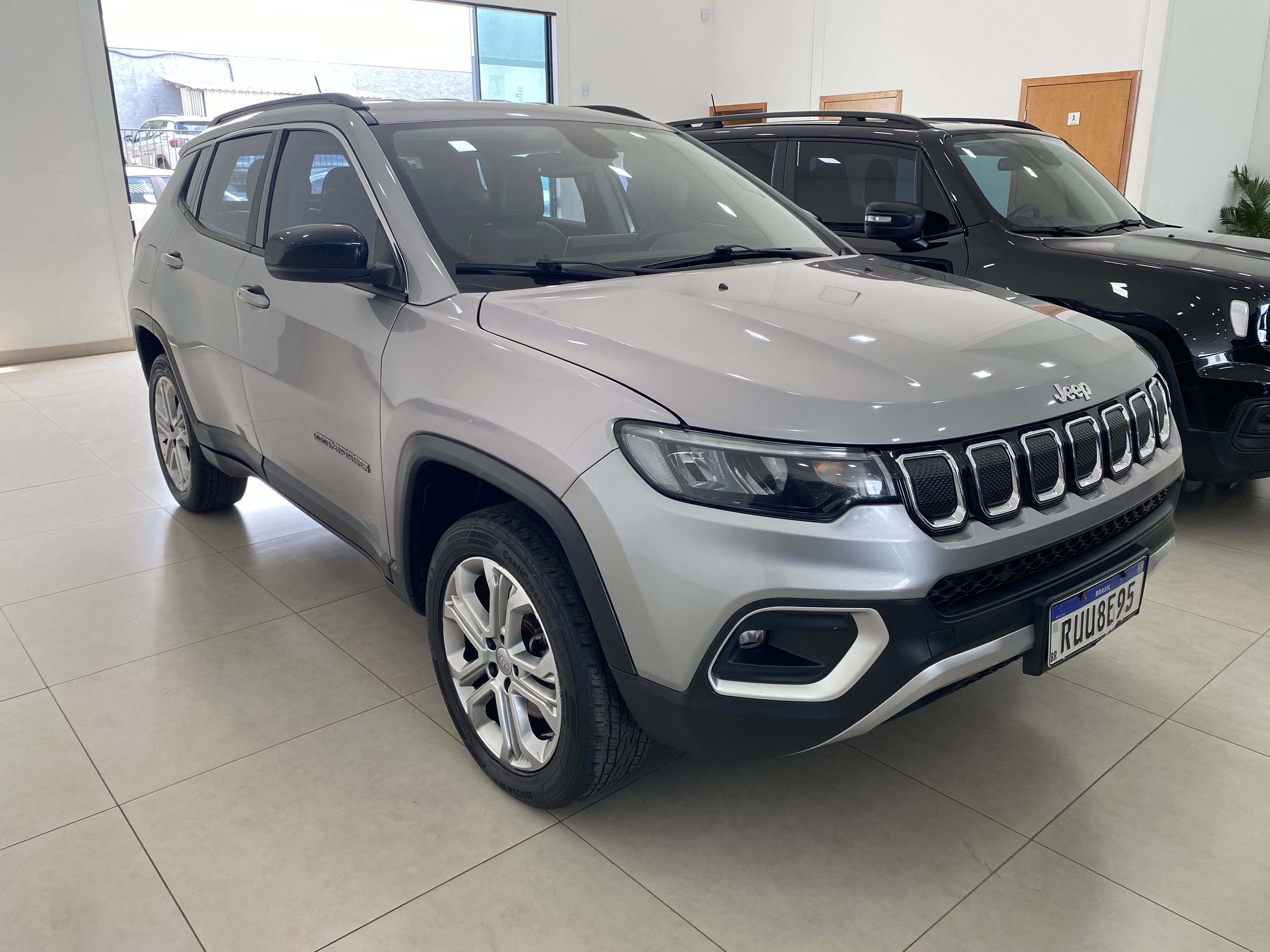 COMPASS 2.0 TD350 TURBO DIESEL LONGITUDE AT9