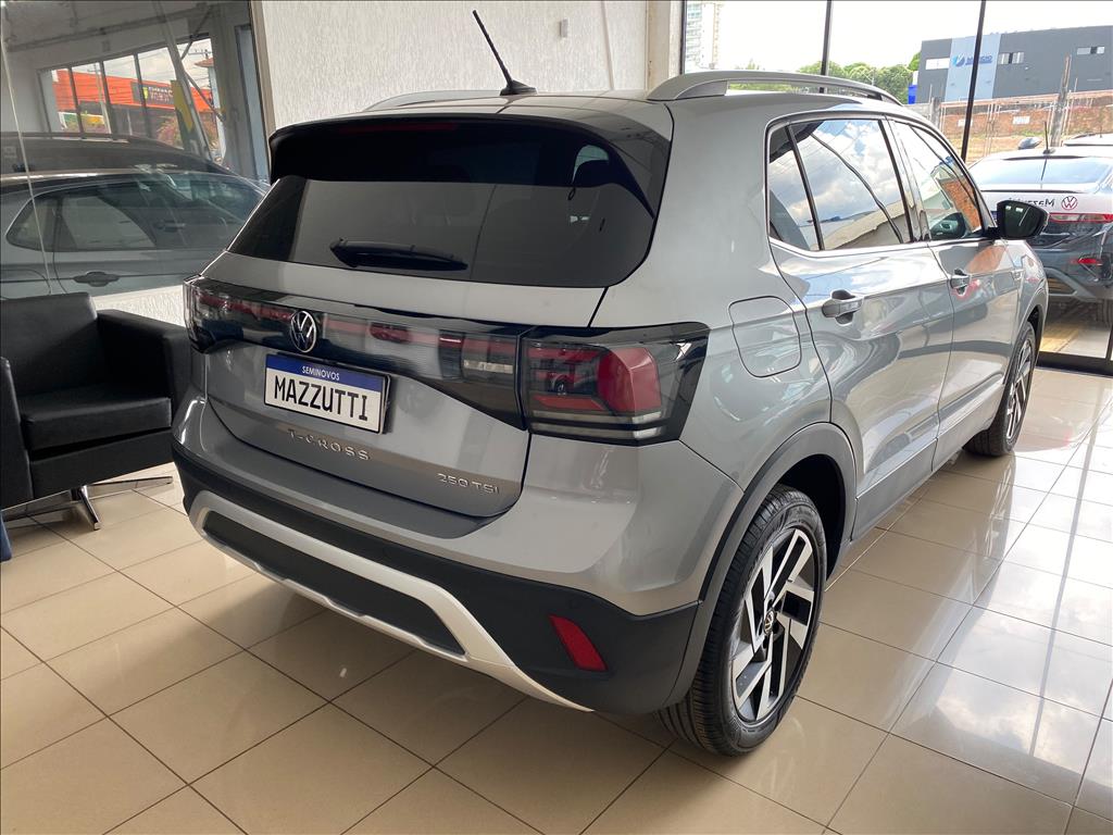 T-CROSS 1.4 250 TSI TOTAL FLEX HIGHLINE AUTOMÁTICO2