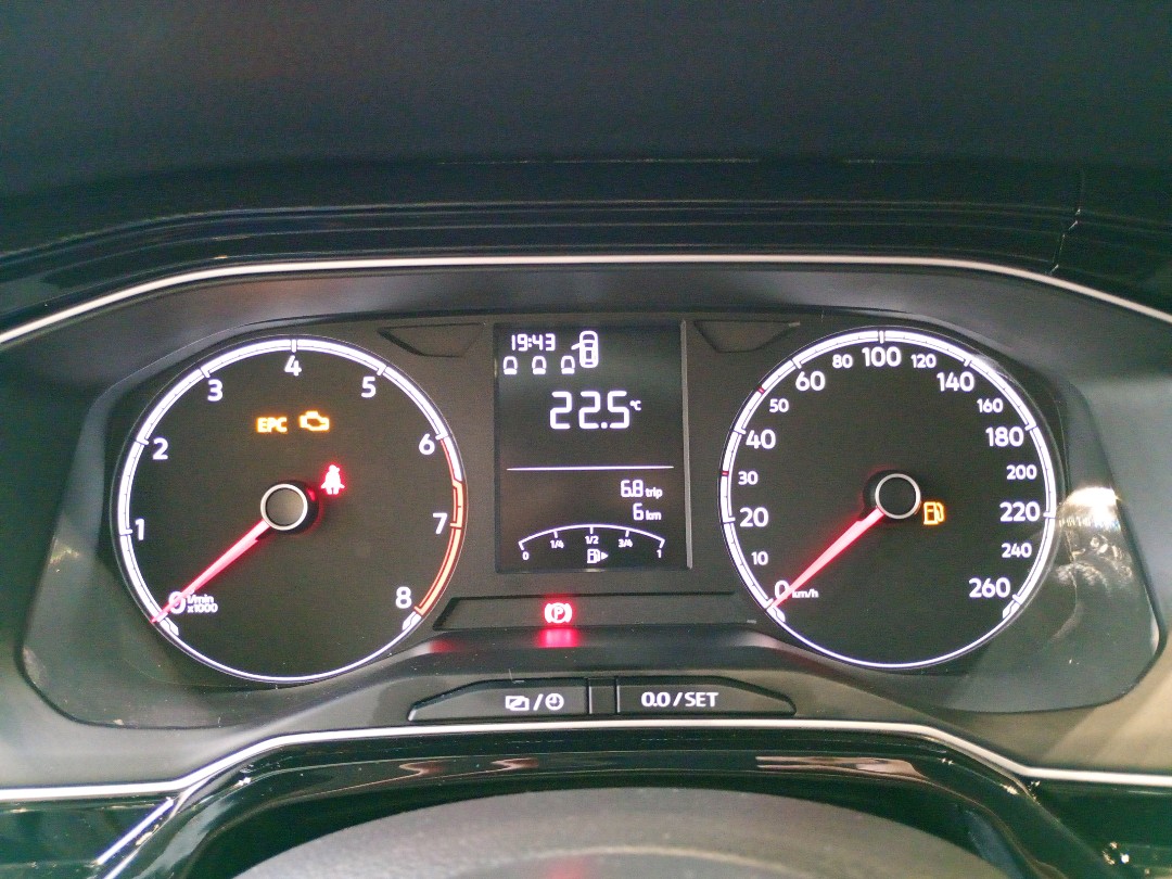 POLO 1.0 MPI TRACK MANUAL1