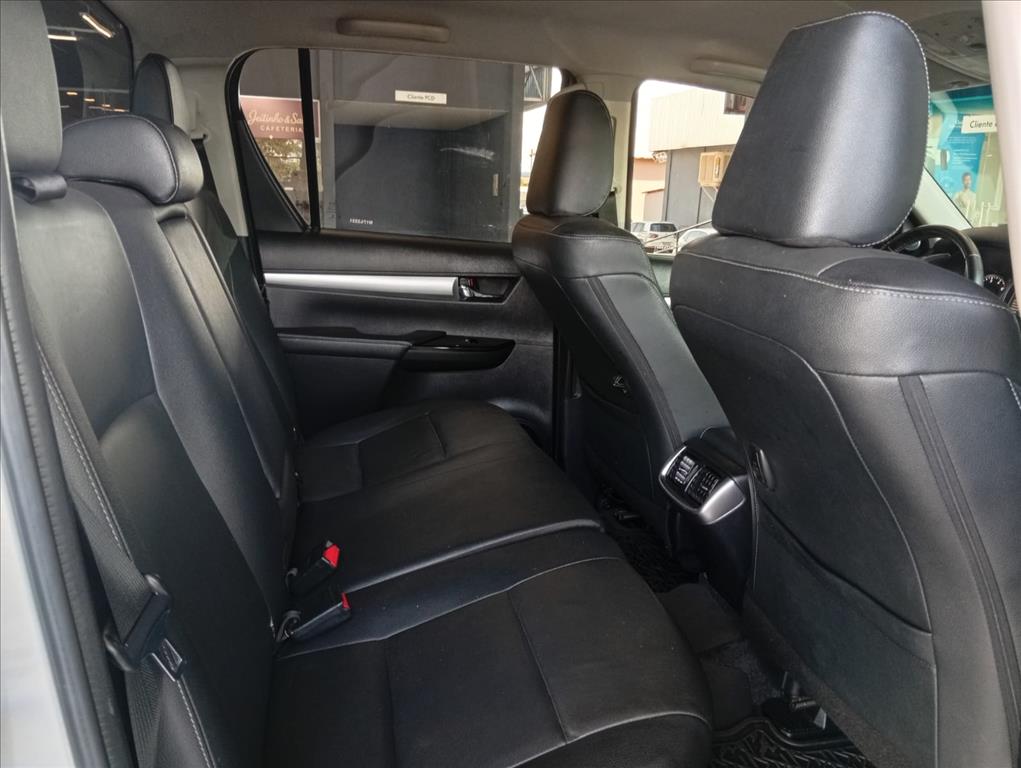 HILUX 2.8 D-4D TURBO DIESEL CD SRV 4X4 AUTOMÁTICO7