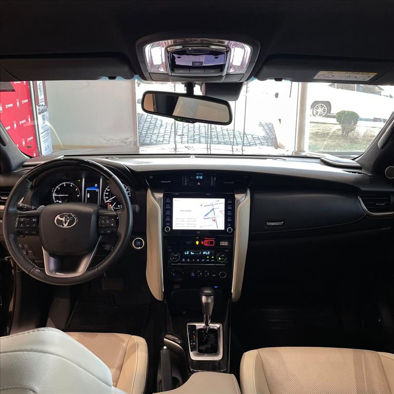 HILUX SW4 2.8 D-4D TURBO DIESEL SRX 7L 4X4 AUTOMÁTICO5