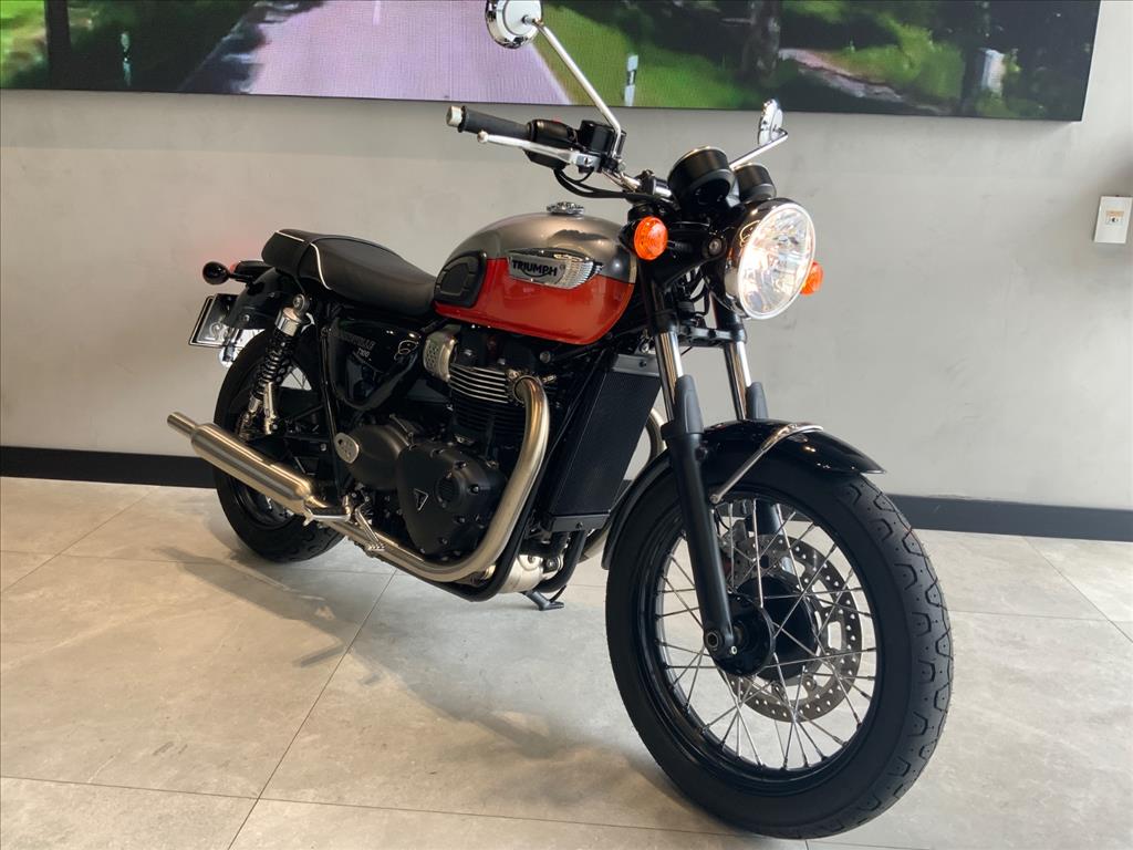 TRIUMPH-BONNEVILLE-T100 900