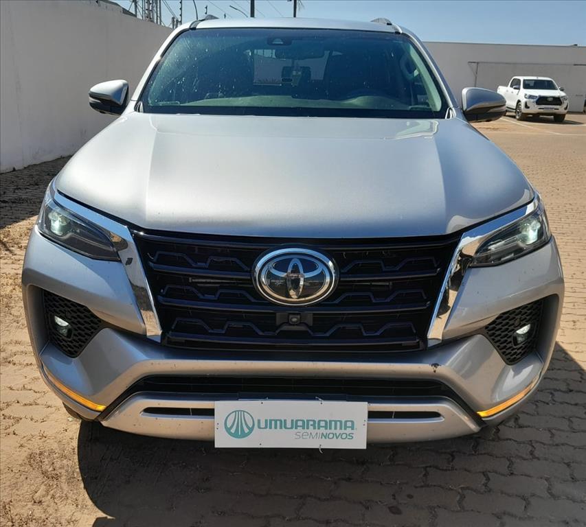 HILUX 2.8 D-4D TURBO DIESEL CD SRX 4X4 AUTOMÁTICO1