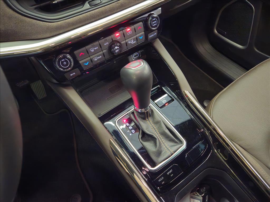 COMMANDER 1.3 T270 TURBO FLEX OVERLAND AT6