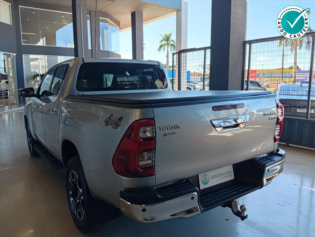 HILUX 2.8 D-4D TURBO DIESEL CD SRX 4X4 AUTOMÁTICO4