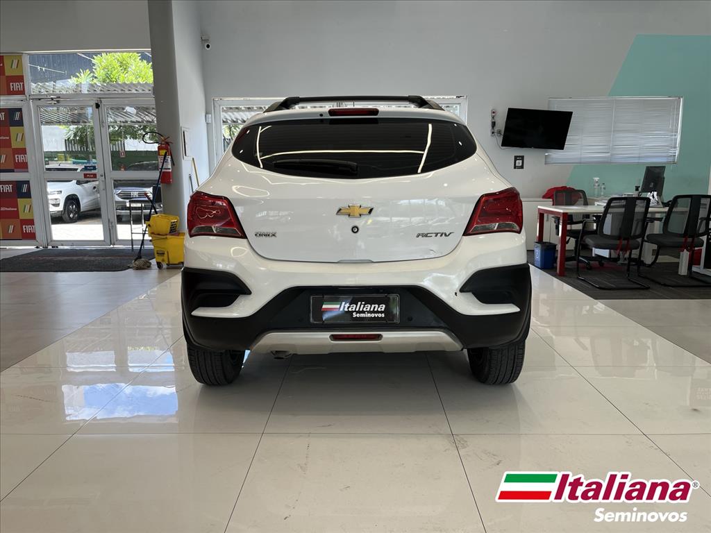 ONIX 1.4 MPFI ACTIV 8V FLEX 4P AUTOMÁTICO3